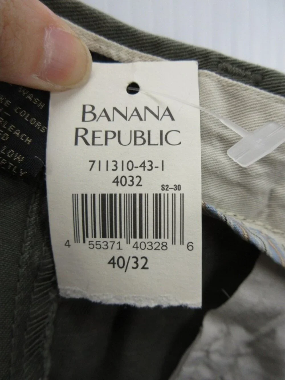 Banana Republic brand banana